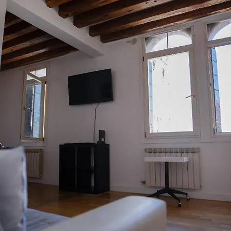 Apartament San Maurizio